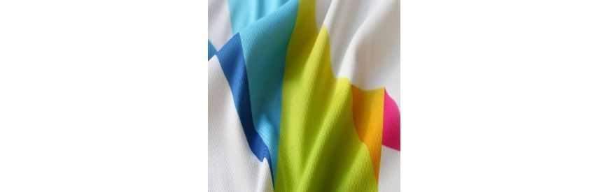 Sublimación textil con acabados de costura.